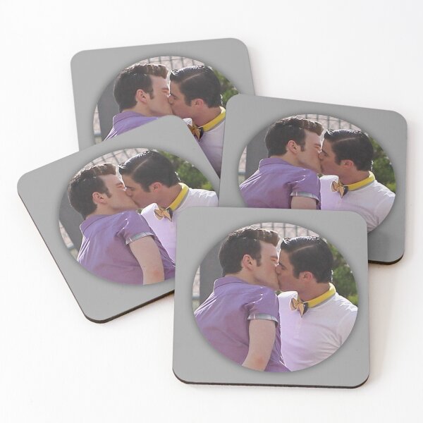 Item preview, Kurt and Blaine kissing  designed and sold by melodiruby.