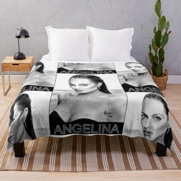 Aperçu de l'œuvre ANGELINA JOLI créée et vendue par michaeltodd.
