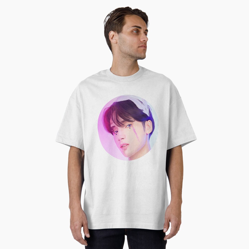 Artikel-Vorschau von Oversized T-Shirt, designt und verkauft von ValeReaReale.