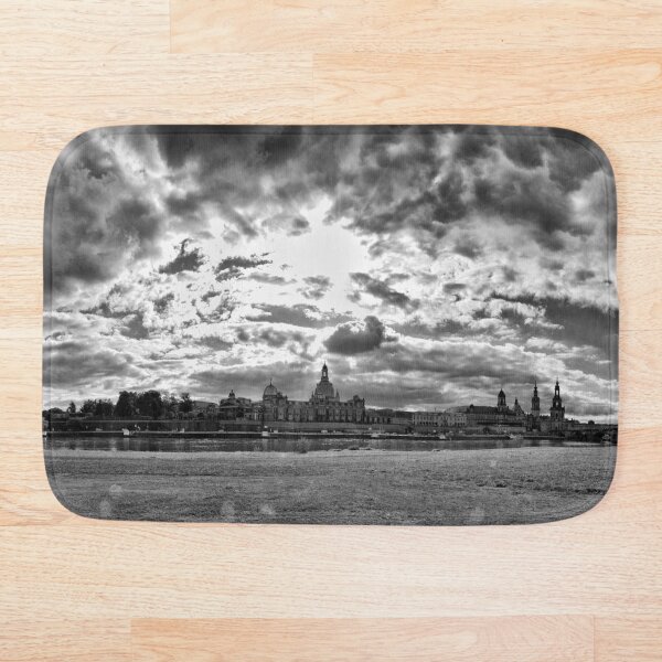 "Barok skyline" (B&W) Bath Mat