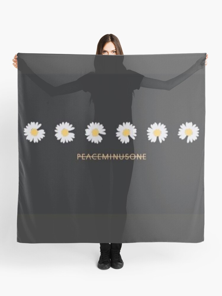 PEACEMINUSONE - 🌼毛糸三角スカーフ バブーシュカ/花柄 黒🌼G