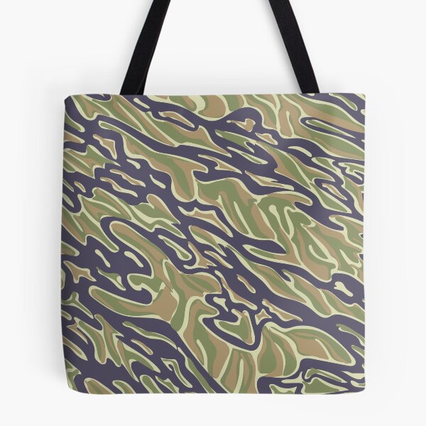 Artikelvorschau, Grüne Tarnung, nahtloses Muster Dschungel Armee Druck Militär Hunt Wrap Cover Grafikdesign Dekor Kunst entworfen und verkauft von giantdesigns.