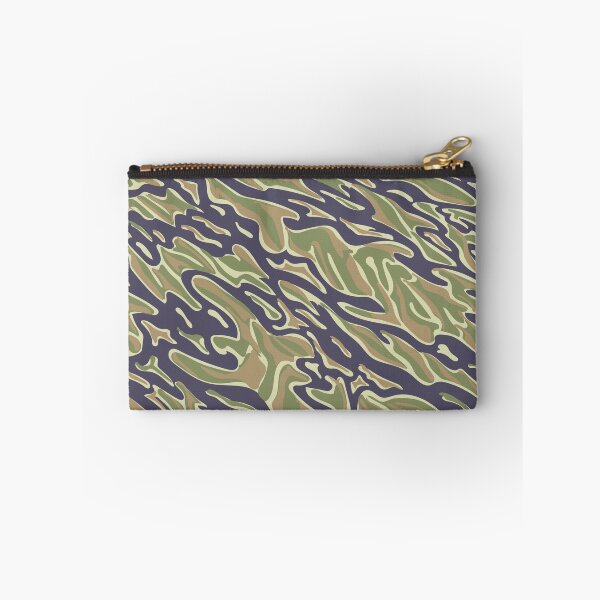 Artikelvorschau, Grüne Tarnung, nahtloses Muster Dschungel Armee Druck Militär Hunt Wrap Cover Grafikdesign Dekor Kunst entworfen und verkauft von giantdesigns.
