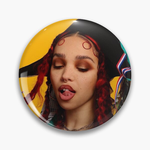 Artikelvorschau, FKA TWIGS ALLE CLUBS WURDEN GESCHLOSSEN UK LP1 Tribute Merch Fan Art Fan Art Wandteppich entworfen und verkauft von charmingthreads.