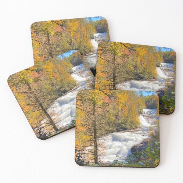 Aperçu de l'œuvre Cascade avec feuilles d'automne créée et vendue par Mountain-Wares.