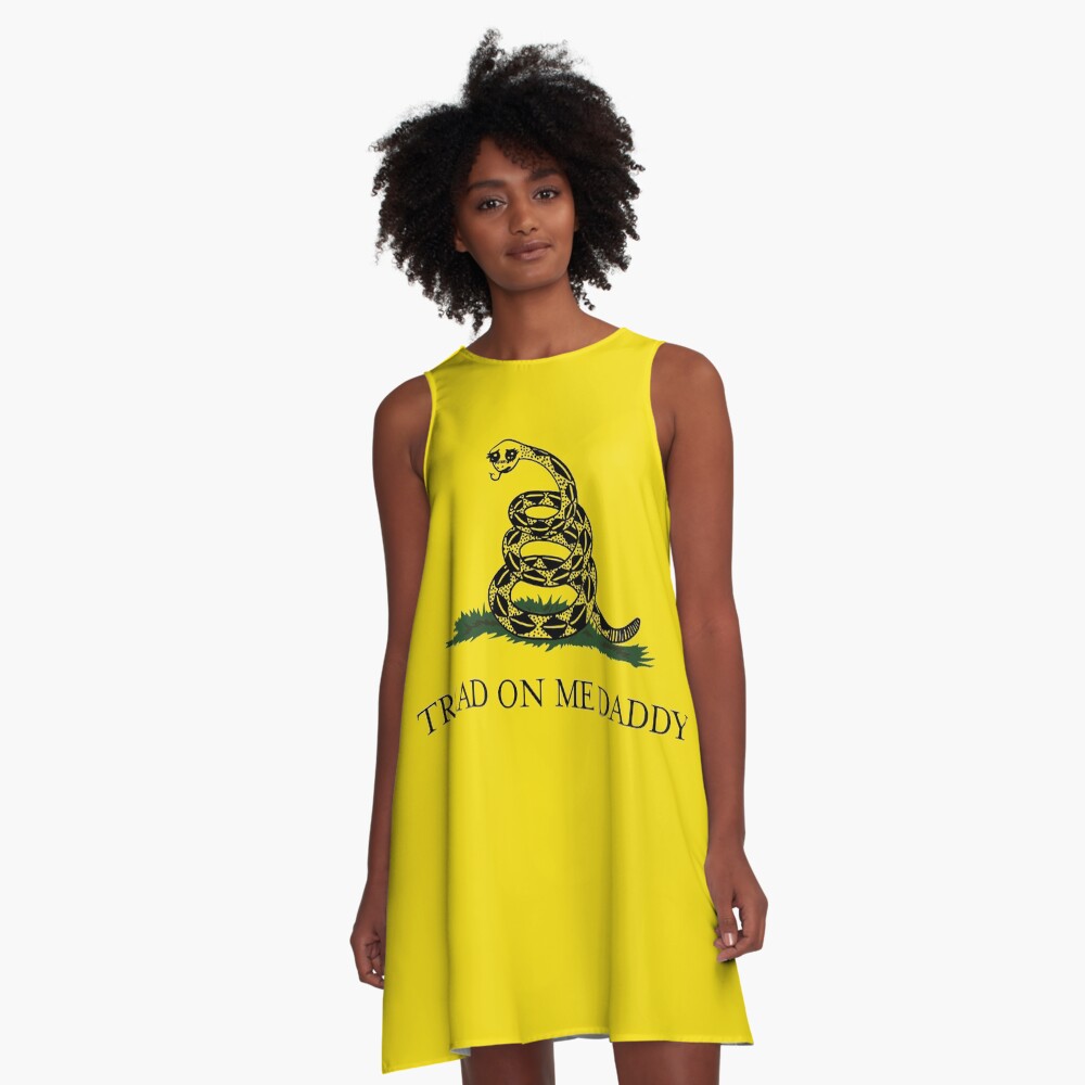 Vista previa del artículo con la obra «Vestido acampanado», diseñado y vendido por OwlishArts.