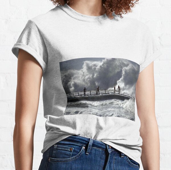 Big swell North Narrabeen Classic T-Shirt