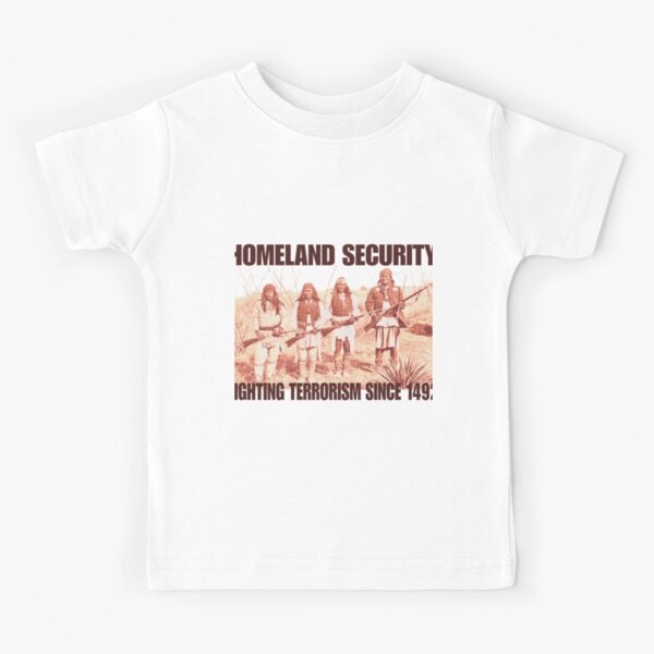 Vista previa del artículo con la obra « Homeland Security Fighting Terrorism Camiseta de indio nativo americano 2», diseñado y vendido por CrollechJanokn.