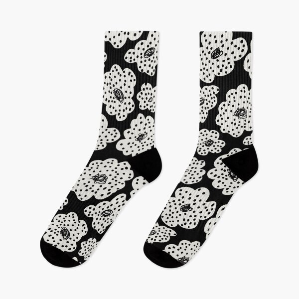 Artikelvorschau, Fleckige schwarze und cremefarbene Retro-Blumen auf Schwarz entworfen und verkauft von misentangled.