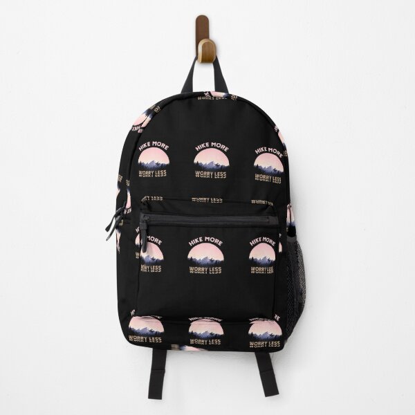 Aperçu de l'œuvre Hike More Worry Less - Randonnée disant créée et vendue par BasicWear.