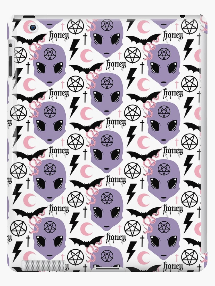 Funda y vinilo para iPad «Aliens Kawaii, Pastel Goth, Ropa estética,  Harajuku, moda rosa gótica, Espeluznante lindo, rosa gótico, ropa pastel  goth, bubble goth» de TheNakednun | Redbubble