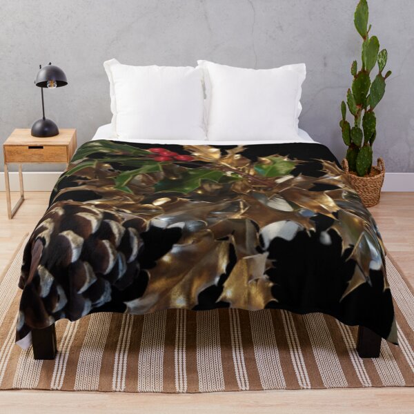 Item preview, Acebo festivo, piñas, acebo dorado y bayas de acebo designed and sold by edwardtiptonart.