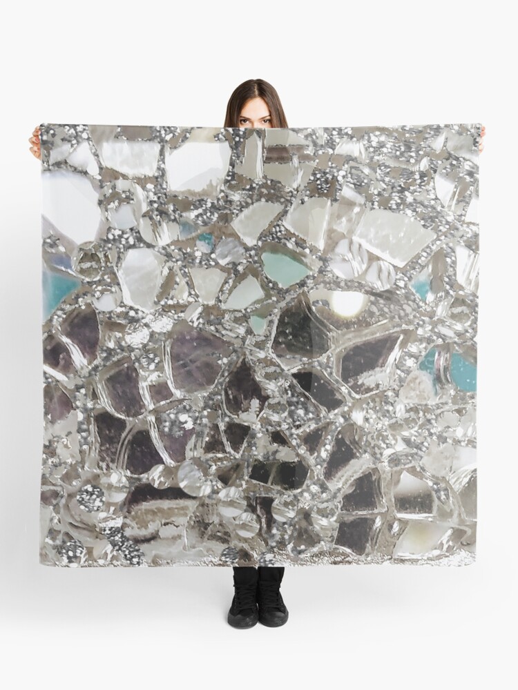 Pañuelo «Una imagen de una de brillo plateado brillante, vidrio y espejo» de CrazyCraftLady | Redbubble
