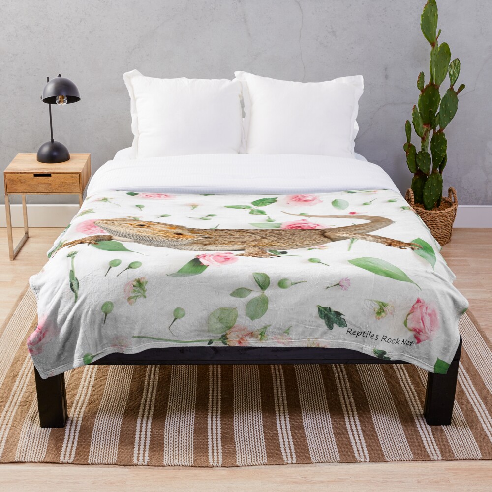 Bearded Dragon On A Carnation Background Throw Blanket