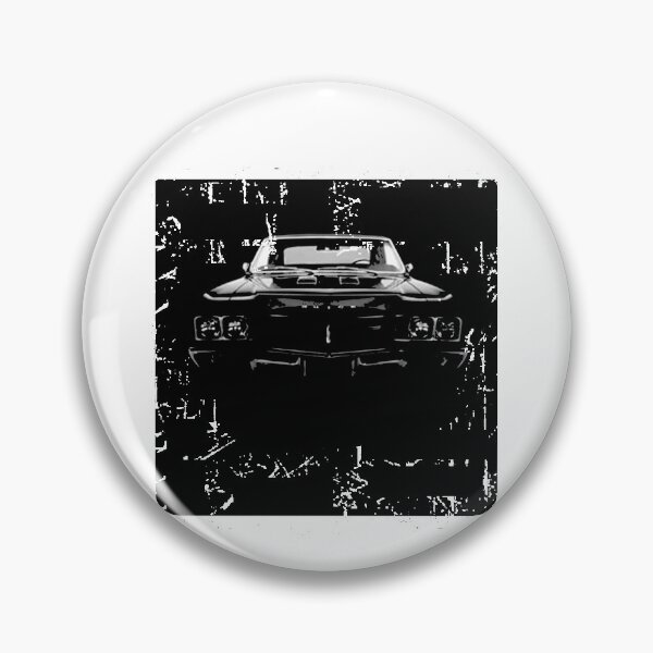 Aperçu de l'œuvre 1967 Buick Gs Front Grill View Silhouette T-shirt créée et vendue par StrihsApparel.