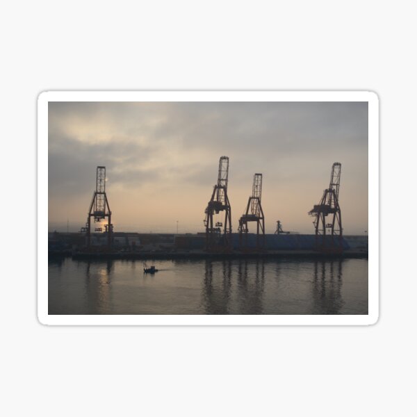 Vista previa del artículo con la obra «Grúas de contenedores en Ensenada», diseñado y vendido por TheLoner.