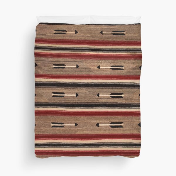 1914 NAVAJO TAPESTRY WITH MANY ARROWS. A NATIONAL TREASURE NOW WORTH $33,000 Duvet Cover