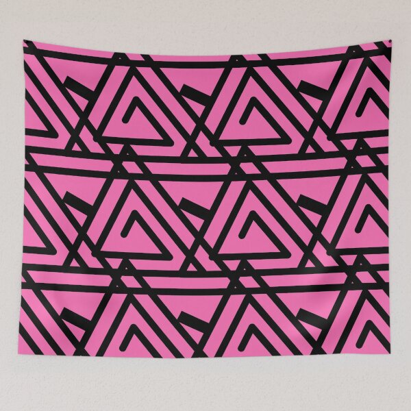 Artikelvorschau, Rosa und schwarze dreieckige Spulen entworfen und verkauft von PatternsRUs.