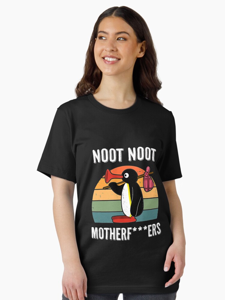Imagen 1 de 7, Camiseta esencial con la obra Noot Noot Pingu, diseñada y vendida por Rock-n-roll70s.