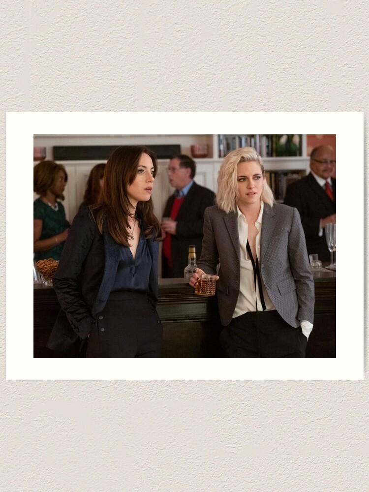 Dan Levy Happiest Season Streaming Clea Duvall Happiest Hulu