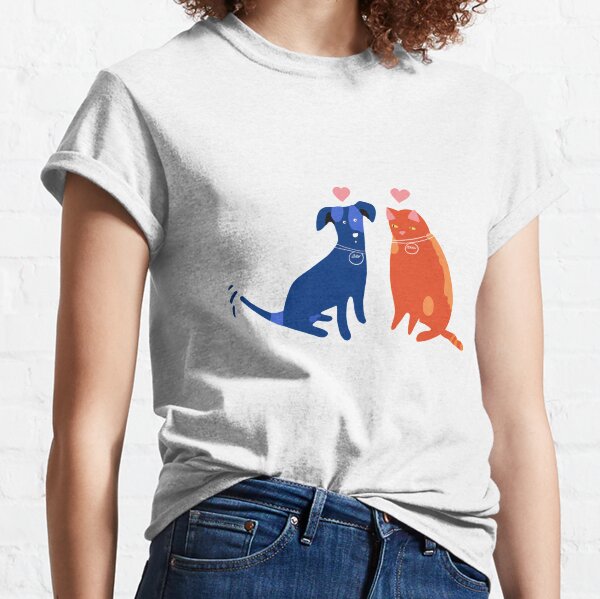 Bello und Mieze. Hund und Katze verliebt.  Classic T-Shirt