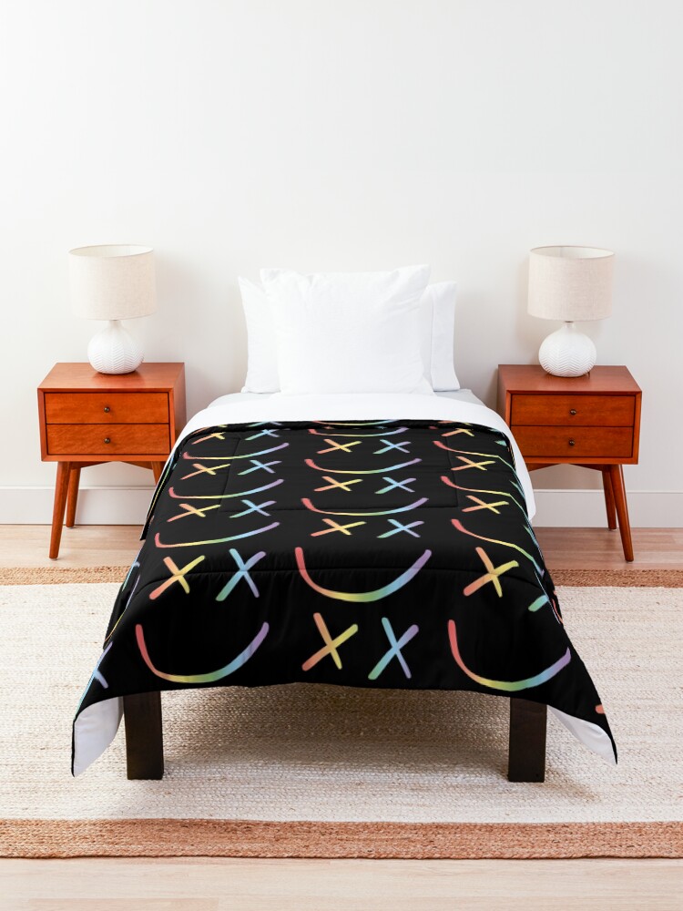 Alternate view of Rainbow Smiley Louis Tomlinson black background Comforter