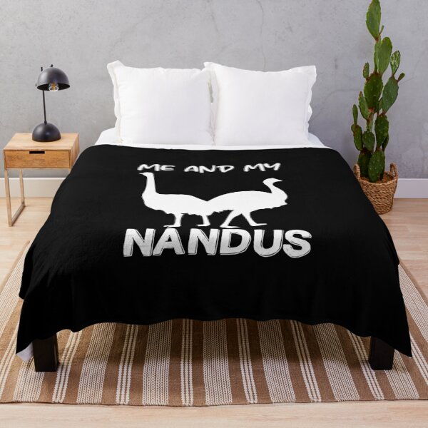 Aperçu de l'œuvre Moi et mes Nandus Oeufs de ratites Nandu créée et vendue par Nessshirts.