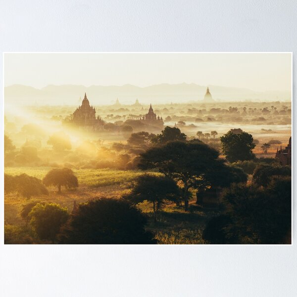 Aperçu de l'œuvre Bagan Pagodas in Warm Morning Light (Myanmar, Burma) créée et vendue par visualspectrum.