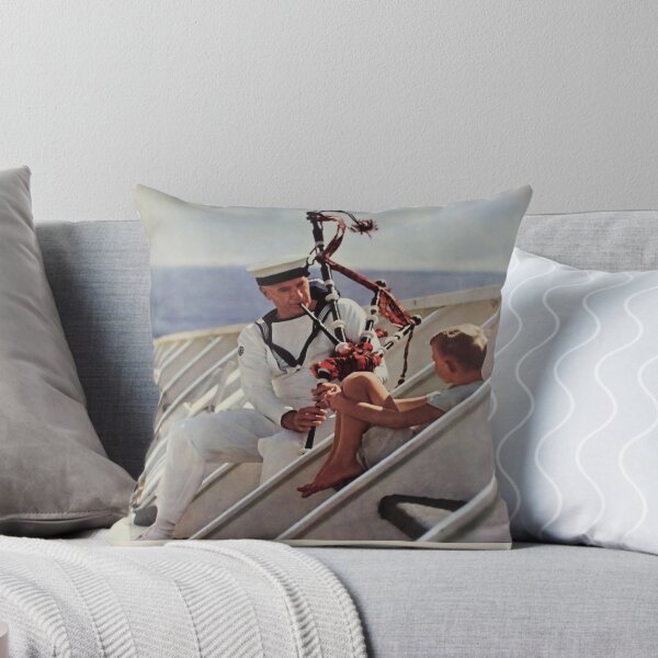 Artikelvorschau, retro classic Run away to Sea poster entworfen und verkauft von CorasPosters.