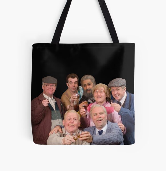 Vista previa del artículo con la obra «Personajes de Still Game», diseñado y vendido por bantershirts.