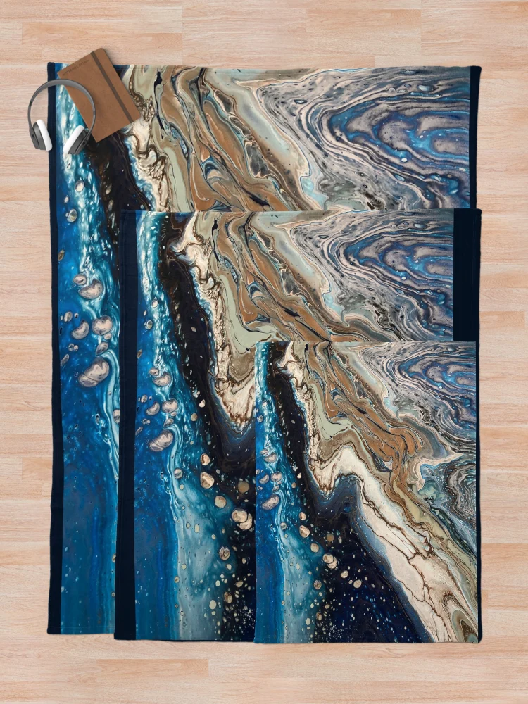 Aperçu 5 sur 6. Plaid avec l'œuvre Space Rocks créée et vendue par Lydia Piper.