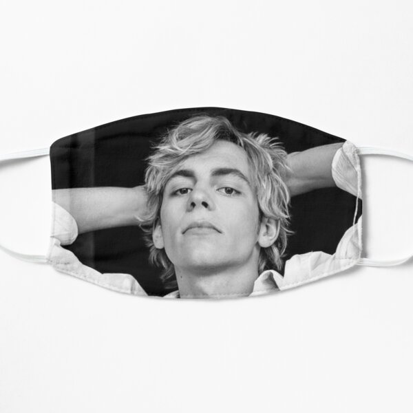 Ross Lynch Mascarilla plana