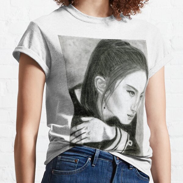 Realistic Liu Yifei Drawing Art -- Liu Yifei Graphite Pencil Classic T-Shirt