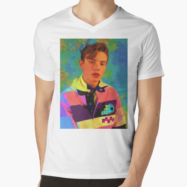 Louis Partridge Shirt Design Retro Style Cool Fan Art T-shirt -  Finland