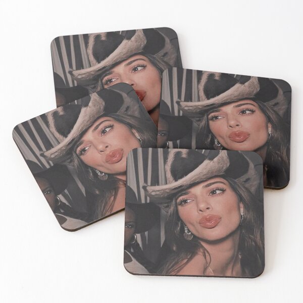 Aperçu de l'œuvre Cowgirl Kendall créée et vendue par Molly Made.