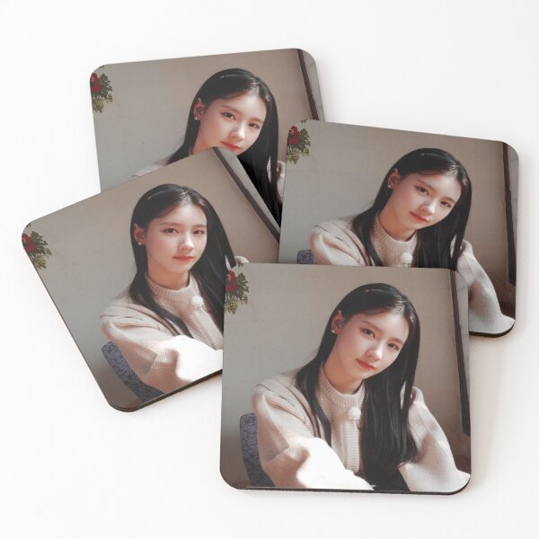 Artikelvorschau, GIDLE Miyeon im weißen Pullover entworfen und verkauft von 4thgenkpop.