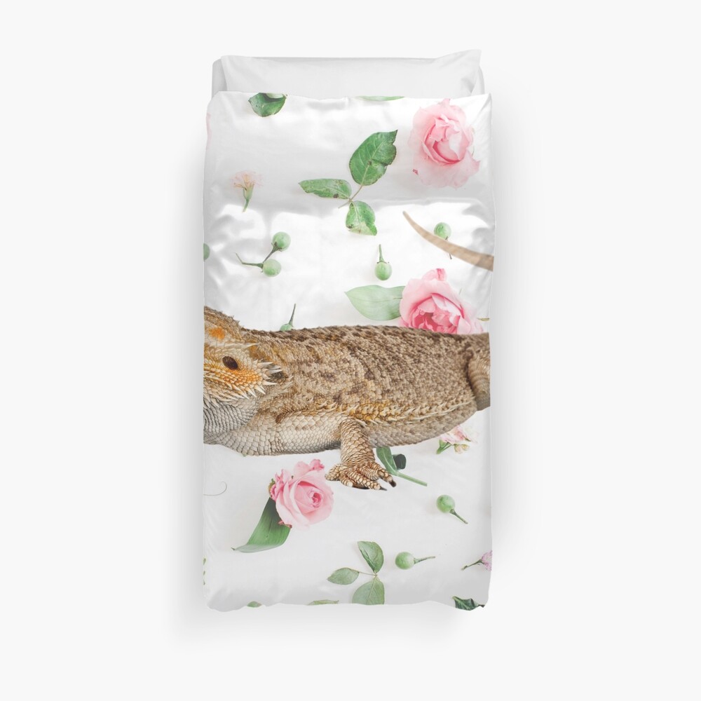 Bearded Dragon On A Carnation Background Duvet Cover