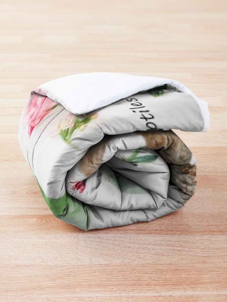 Alternate view of Bearded Dragon On A Carnation Background Comforter