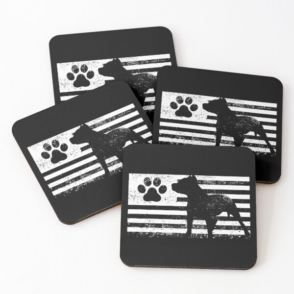 Aperçu de l'œuvre À Pitbull We Trust Dog Paw Print drapeau américain créée et vendue par blueveins.