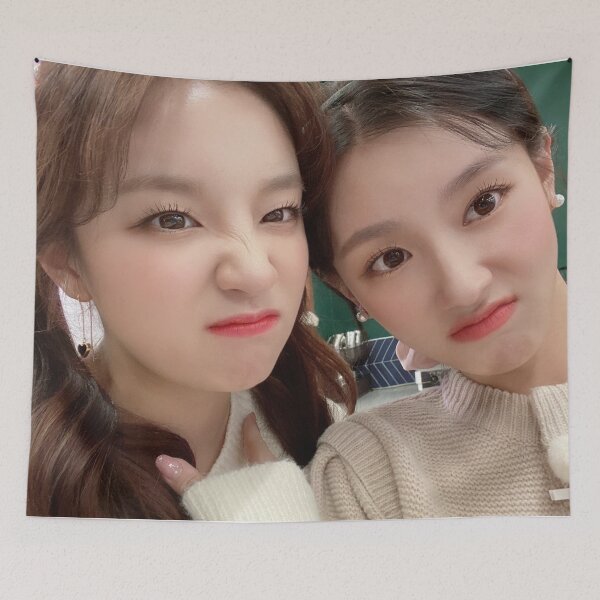 Artikelvorschau, GIDLE Miyeon & Yuqi Kratznasen entworfen und verkauft von 4thgenkpop.