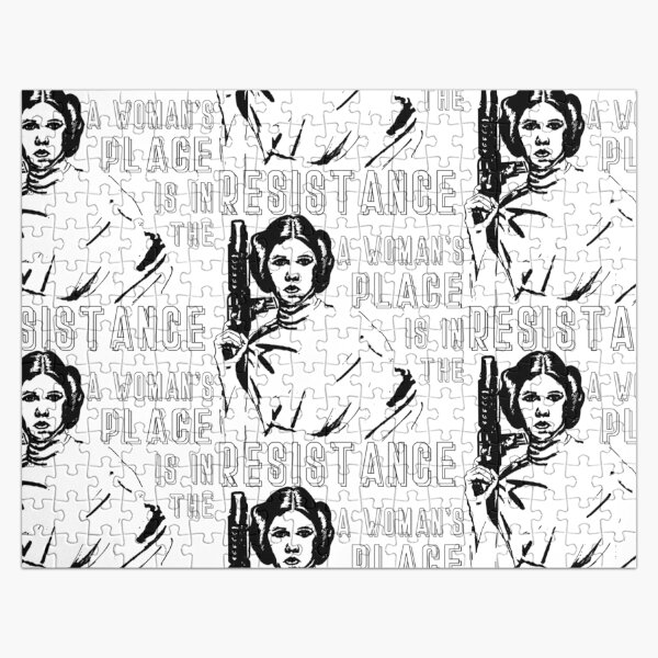 Vista previa del artículo con la obra «El lugar de una mujer está en la resistencia», diseñado y vendido por Lupe-and-Pono.