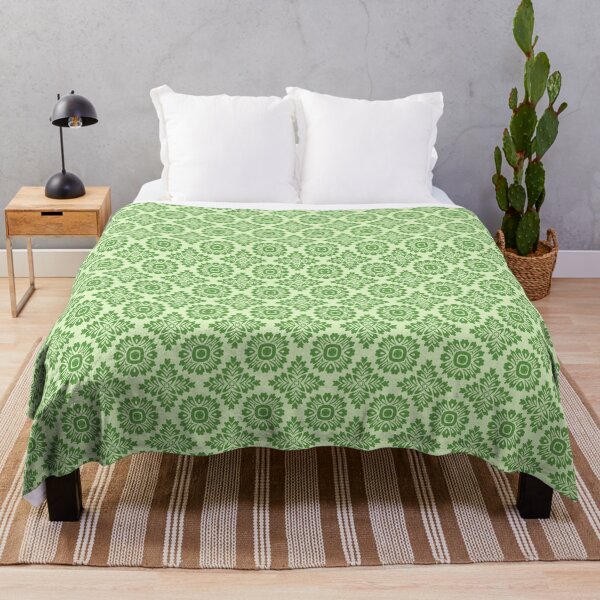 Blumenornament barock light green 21102020 in Klein Fleecedecke