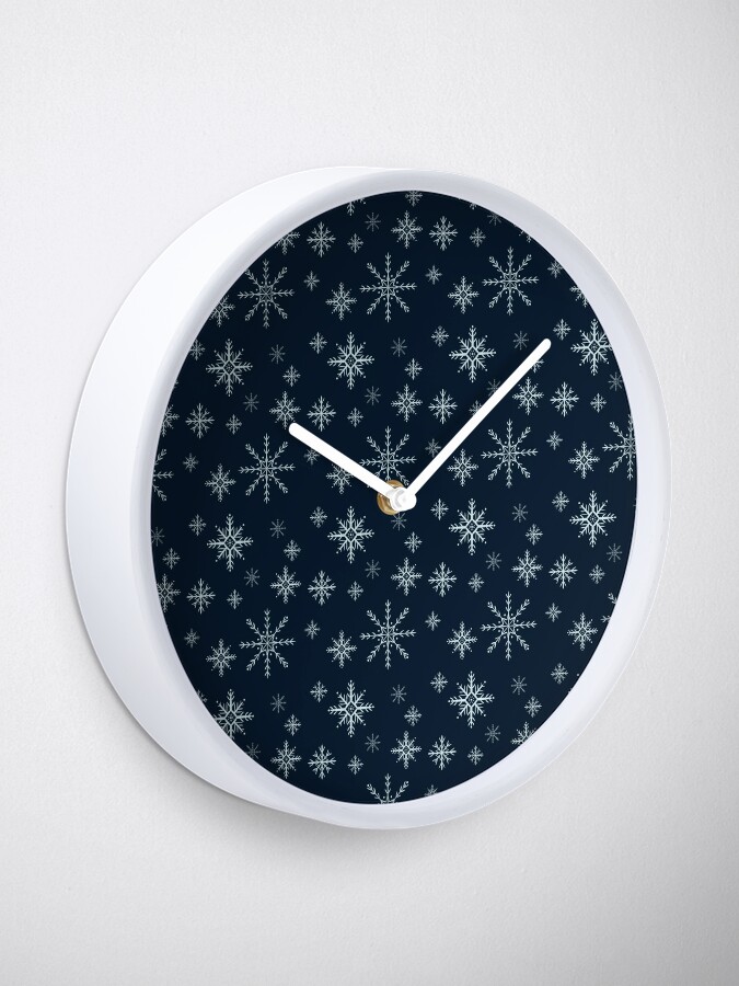Alternate view of Winter Snowflakes Clock