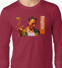 Begbie throws Glass of Beer - Scene from Trainspotting T-Shirt Long Sleeve T-Shirt