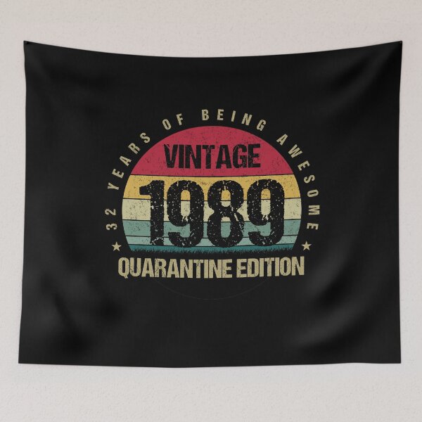 Aperçu de l'œuvre Vintage 32e édition limitée 1989 Quarantine Edition cadeau d'anniversaire créée et vendue par Alexandra Schowalter.