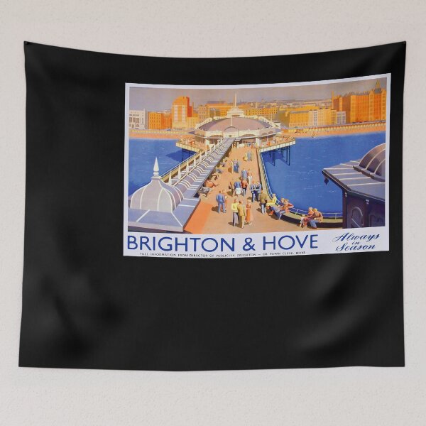 Aperçu de l'œuvre retro classic Birghton and Hove poster créée et vendue par CorasPosters.