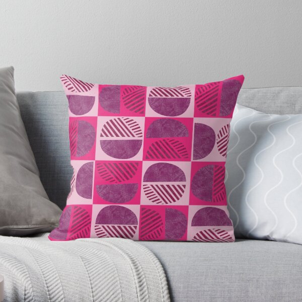 GEOMETRIC PATTERN Throw Pillow