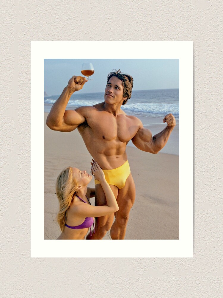 1969 Bodybuilder ARNOLD SCHWARZENEGGER on the Beach 8x10 Photo UNSEEN 004 