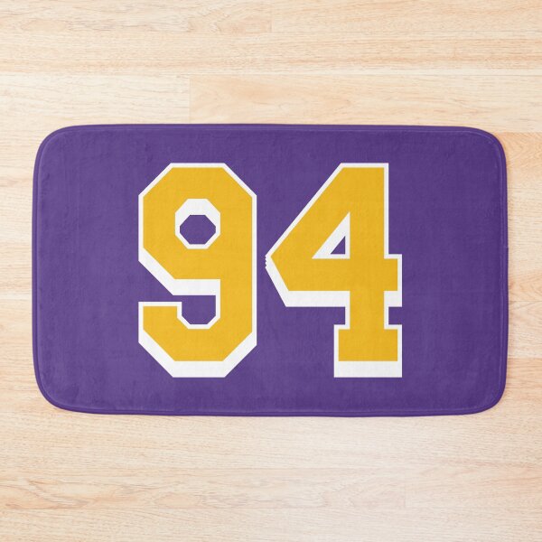 Aperçu de l'œuvre 94 Maillot de basketball violet numéro quatre-vingt-quatorze jaune créée et vendue par elhefe.