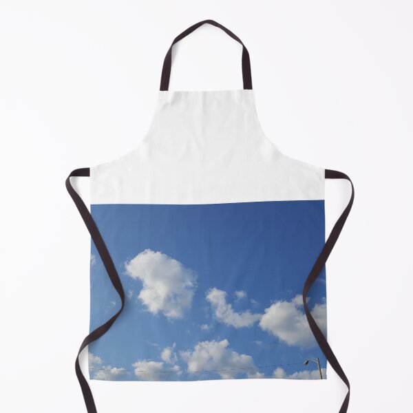 Artikelvorschau, Wolken treiben durch den Himmel entworfen und verkauft von Andrew Noble.